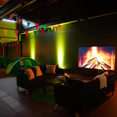 Kemp Indoor Camping